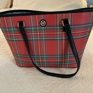 End of season sale:


Karen Rodger’s plaid tote
